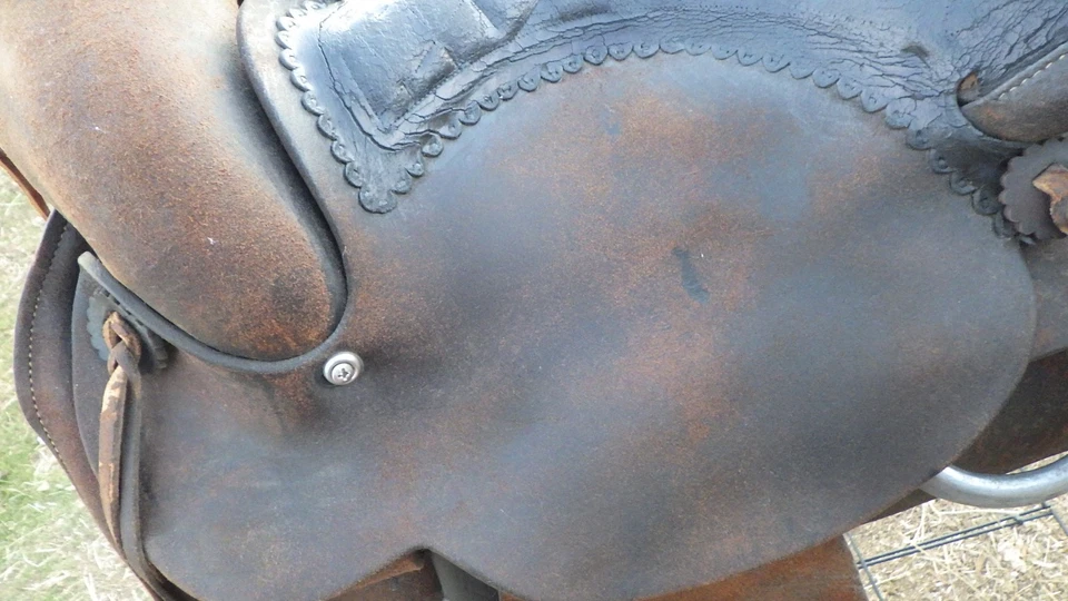 Western Saddle Vintage 1955 Hereford Roughout Well Worked, Works Well - Image 3 of 4