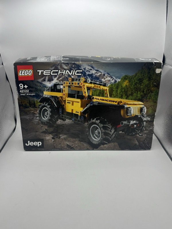 LEGO 42122 Technic Jeep Wrangler Rubicon 4x4 Building Set 665 pieces New Sealed