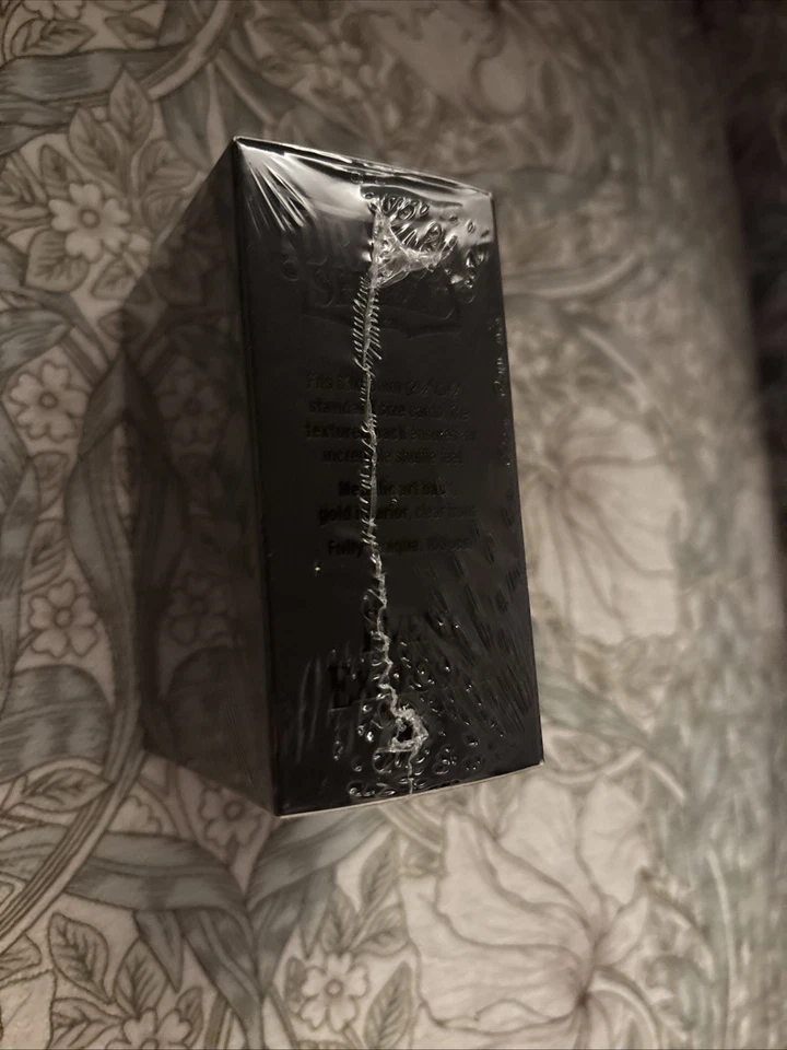 Fundas para tarjetas estándar negras/doradas exclusivas para eventos Dragon Shield Gen Con 2025 Foto 3 de 4