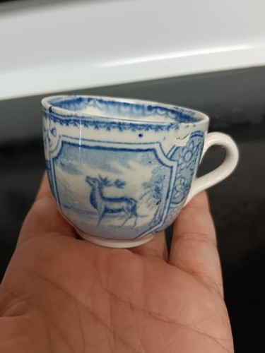 Taza de té china vintage de patrón azul con un ciervo. - Imagen 2 de 3