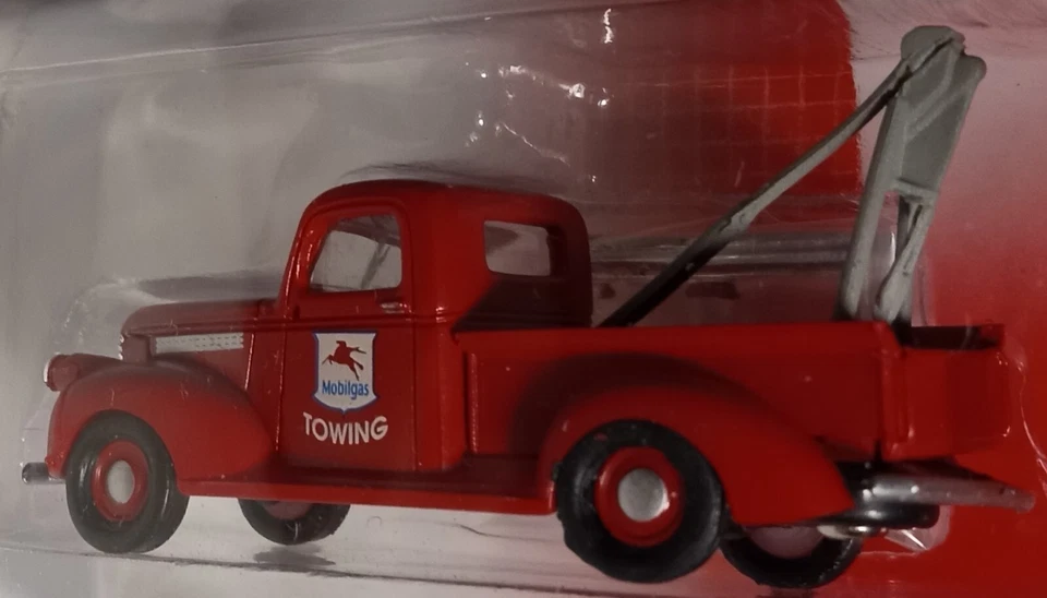 CMW Mini Metals #30394A 1941-1946 Chevrolet Tow Truck Mobil Gas Towing HO Gauge - Image 3 of 4