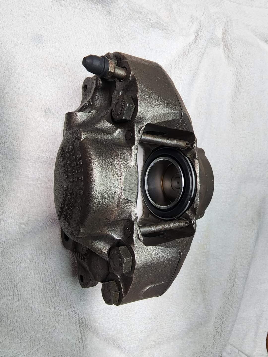 ROLLS ROYCE FRONT CALIPER SHADOW, CORNICHE 66-80 RR363 MUST Send ME YOUR CORE