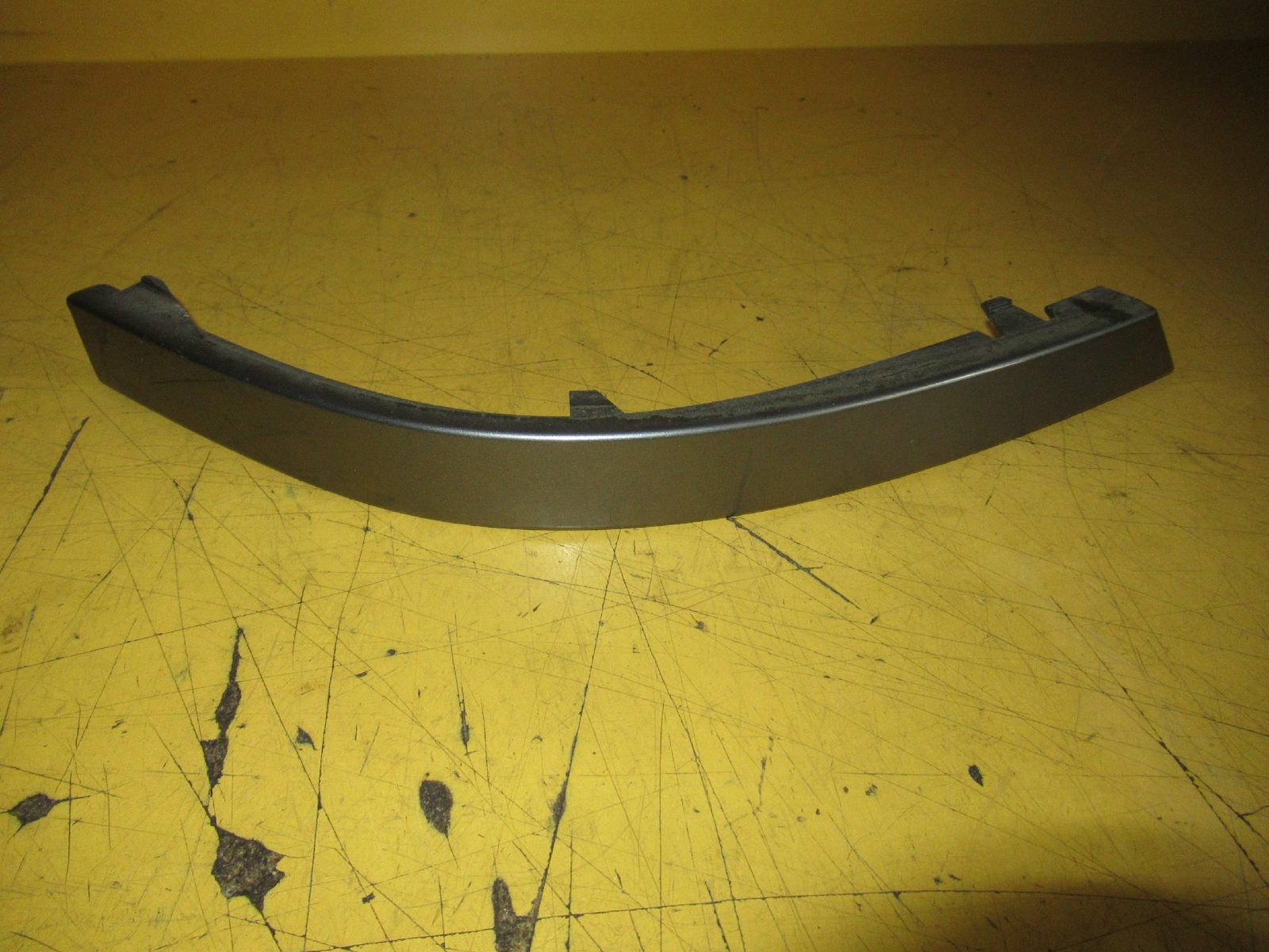 BMW 7er E65 E66 - Blende Abdeckung unter Rücklicht li 7012287 sterling grey 472