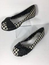 Bakers Women's Flat Black And White Size 6B