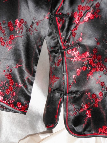 USA Small Black Red Satin Asian Suzy Wong Style Blouse Side Closure - Picture 6 of 7