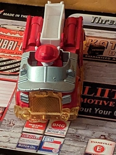 ADORABLE & BOLD DIECAST TOY FIRETRUCK 1:64 SCALE W/DOG DRIVER DIECAST - Picture 9 of 13