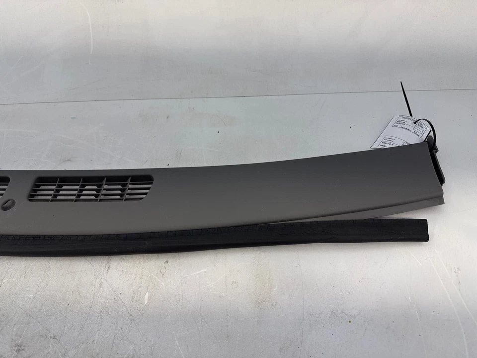 Chevrolet Malibu 2004-2006 descongelador panel de moldura usado OEM 22669218 Foto 3 de 4