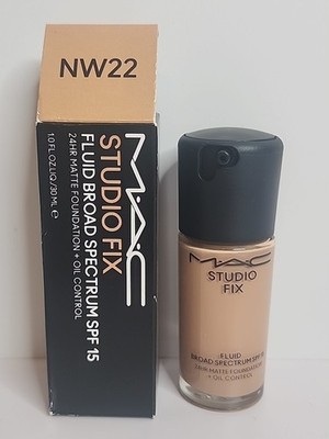 MAC Studio Fix Fluid SPF15 Broad Spectrum Foundation Shade NW22 1oz / 30ml 