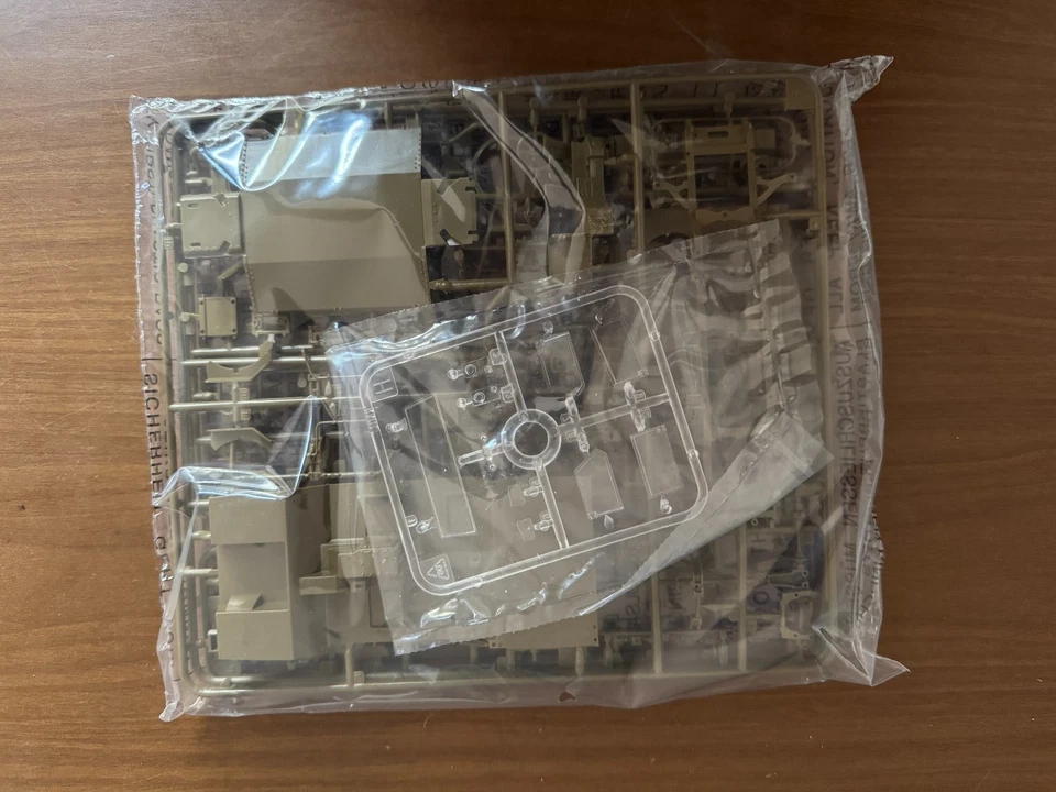 Italeri 6504 - LMV Lince scala 1/35 - Immagine 2 di 4