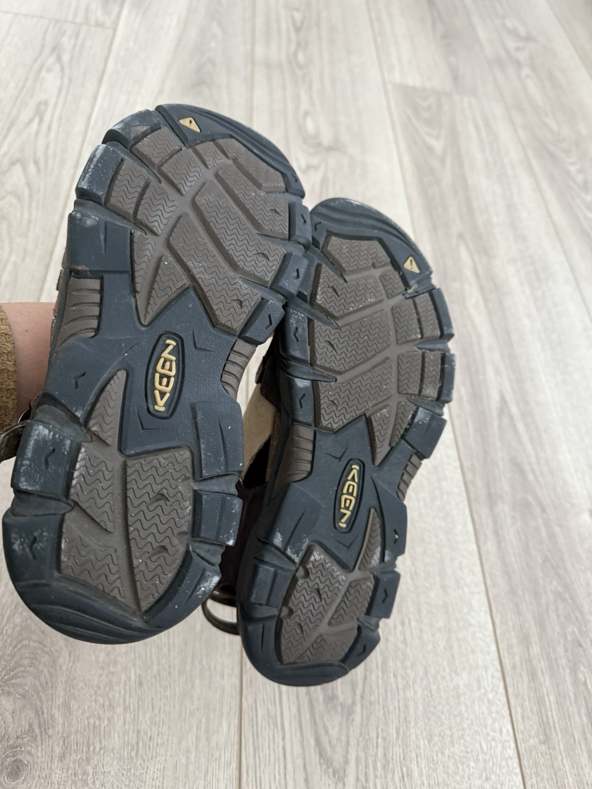 Sandali Keen donna Napoli in pelle marrone con cinturino stile pescatore taglia US 10 5