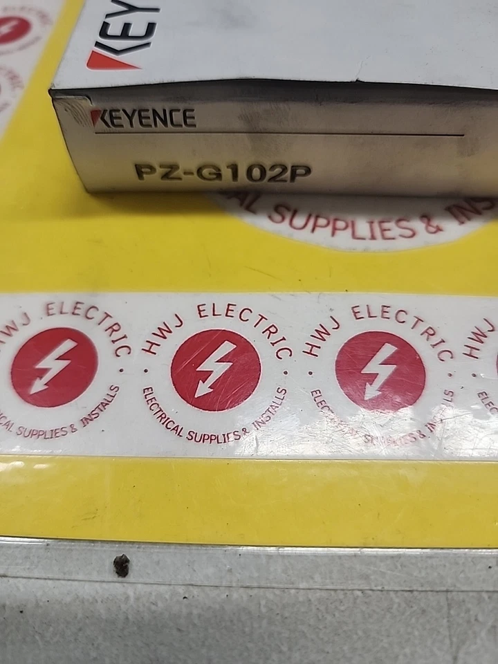 KEYENCE Photoelectric Sensor Type PZ-G102P New - Image 3 of 3