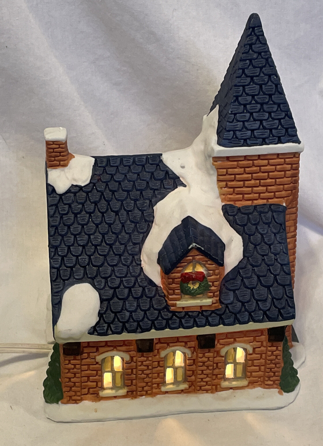 1994 TRIM A HOME Christmas Village Brick Church with Light Snowy
