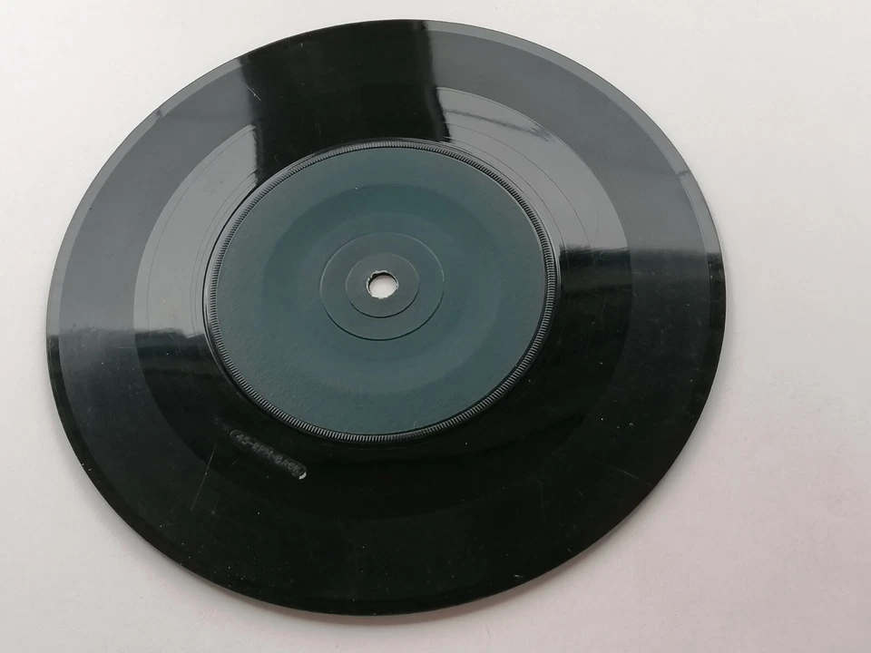 LOUIS PRIMA & KEELY SMITH ONE SIDED LONDON DEMO I'M CONFESSIN' THAT I LOVE YOU - Image 3 of 3