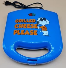 Smart Planet Snoopy Grilled Cheese Maker Peanuts Joe Cool Blue Model #SGCM-1