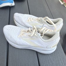 Brooks Men s White Low Top Lace Up Athletic Sneaker Activewear