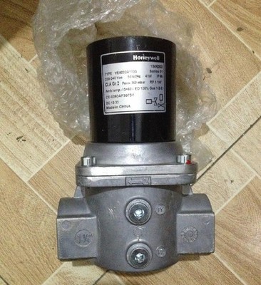 New   Solenoid Gas Valve VE4032A1133 1 year warranty *pt