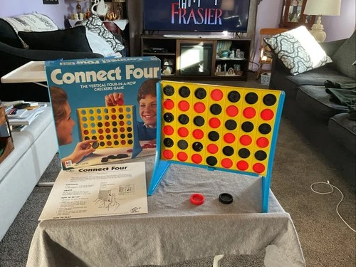 Connect Four 4 VTG 1998 Edition Game Milton Bradley/Hasbro 100% COMPLETE