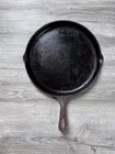 Griswold Cast Iron Skillet Griddle #109 202 made in USA shallow