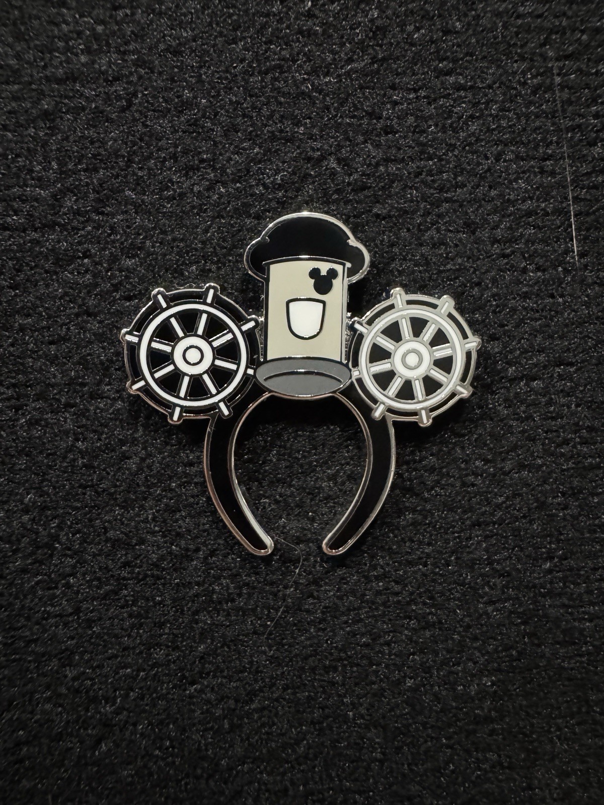 Disneyland Hidden Disney Mickey Steamboat Willie Ears Headband Chaser 2025 Pin