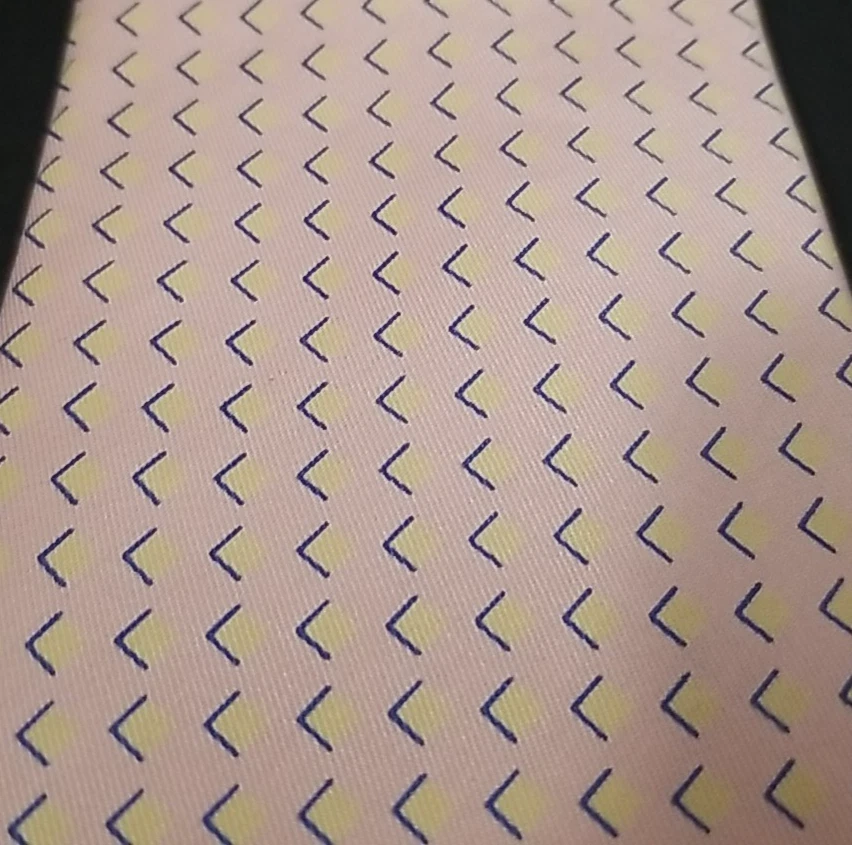 Corbata de seda estampada geométrica rosa con corbata de lujo Turnbull & Asser de colección 55" x 3,5" Foto 3 de 4