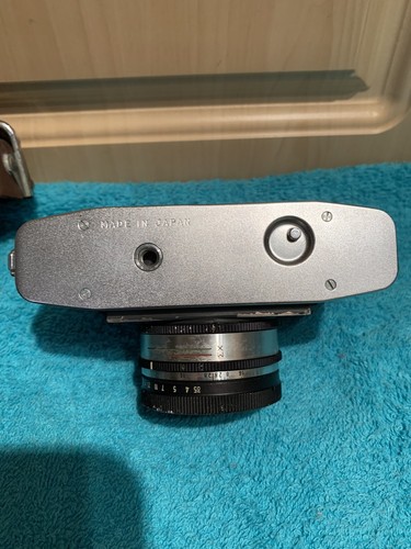 Ricoh 300 S Rangefinder Camera, 45 mm f/2.8 Riken lens With Original Case - Picture 4 of 11