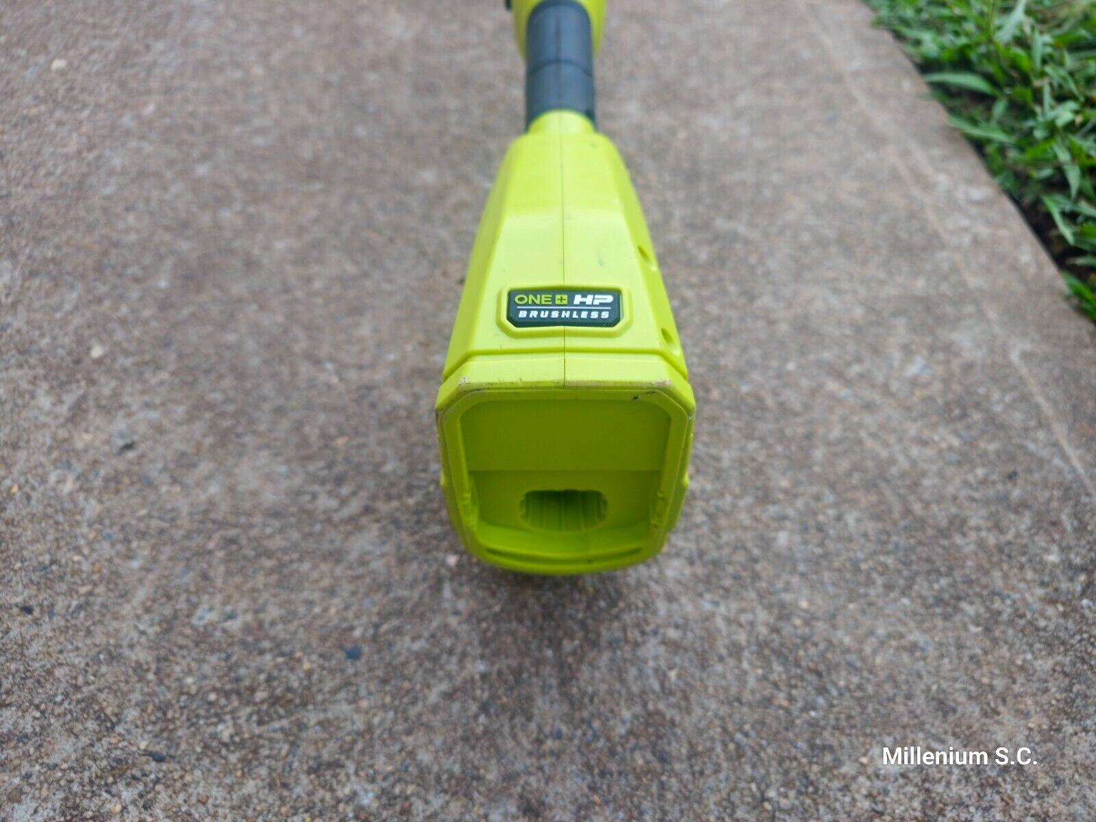 RYOBI 18V ONE+HP WHISPER 15"Cordless Battery String Trimmer (Tool Only)P20019BTL