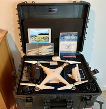 DJI Phantom 3 Professional 4K drone in hardshell case + Apple ipad - many extras