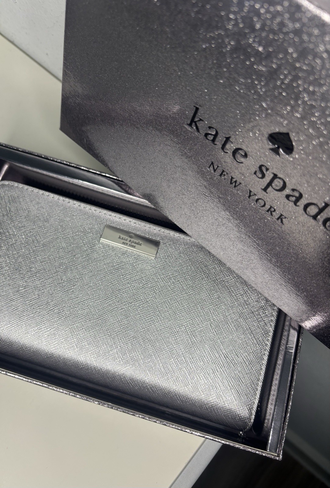 Kate Spade Kenzie Silver Metallic Boxed Large Continental Wallet KJ020 NWT $249 thumbnail 3