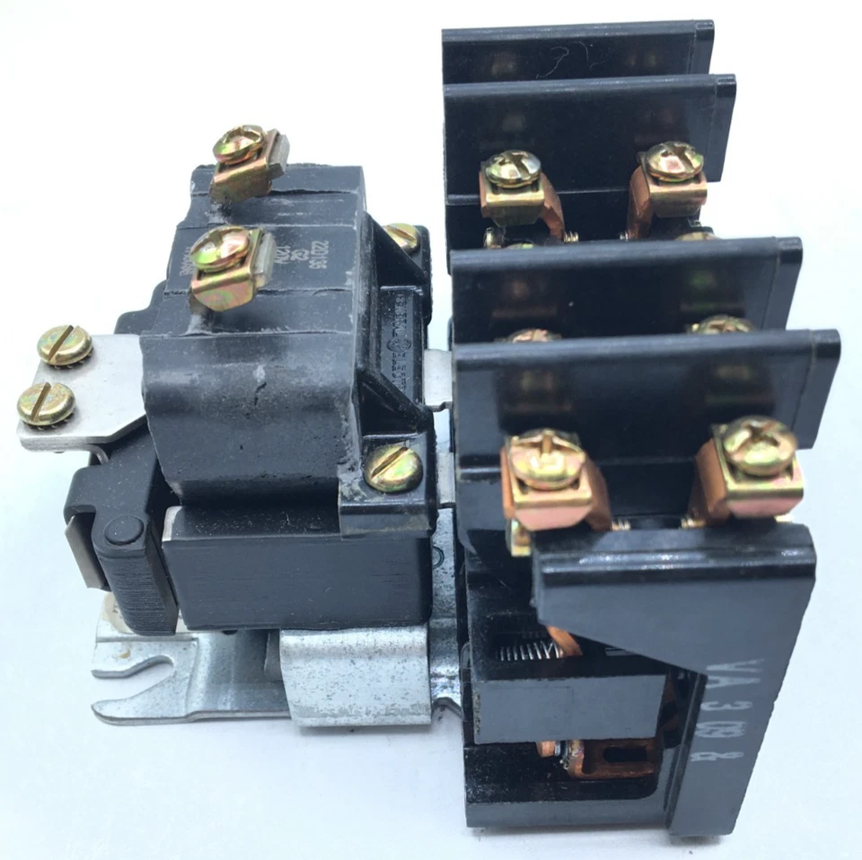 GE Lighting Contactor Electrically Held 30A 6P CR260L20GA, CR260L20GA021AA0 - Image 2 of 4