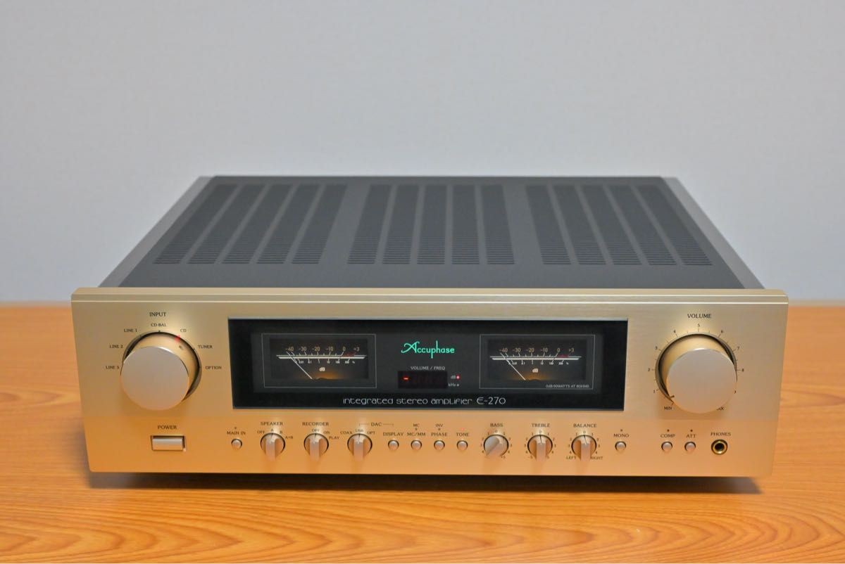 Accuphase E-270 Integrated Amplifier Excellent Working w/ Original
