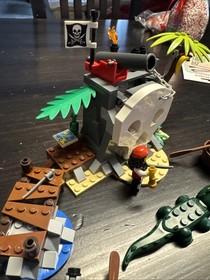 LEGO Pirates: Treasure Island (70411) Retired 2015 - W/Minifigs, No Box/Manual