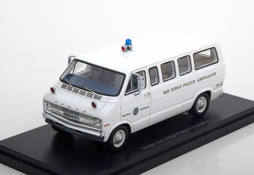Dodge Sportsman San Diego Police Ambulance White Neo 46940 1/43 Resin Van 1973 - Picture 1 of 3