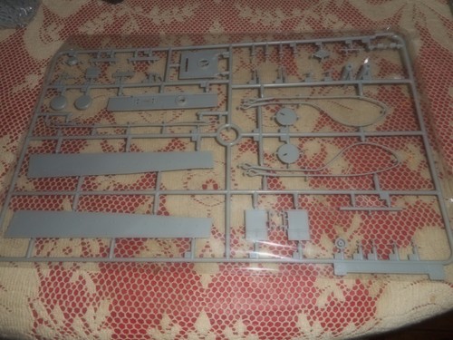 DRAGON 6253, 1/35 TIGER I LATE PRODUCTION 3 IN 1 PLASTIC MODEL KIT - Picture 14 of 18