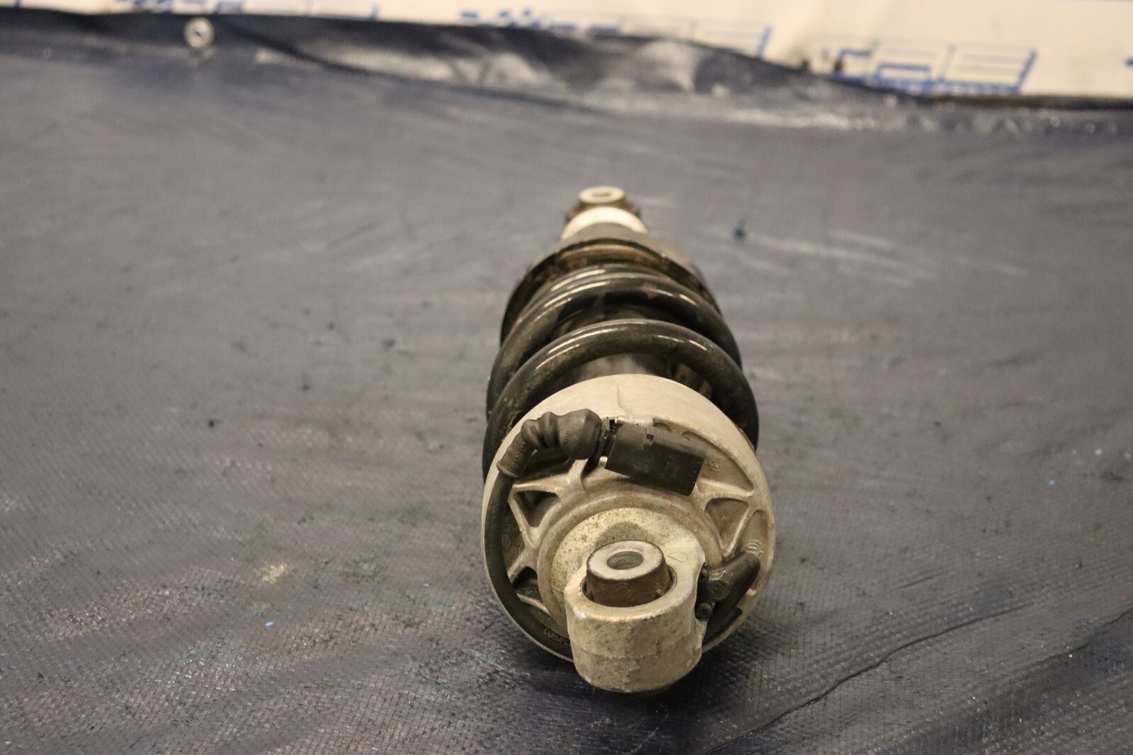 2012 AUDI R8 5.2 QUATTRO SPYDER V10 OEM LH DRIVER FRONT SHOCK & SPRING #1256