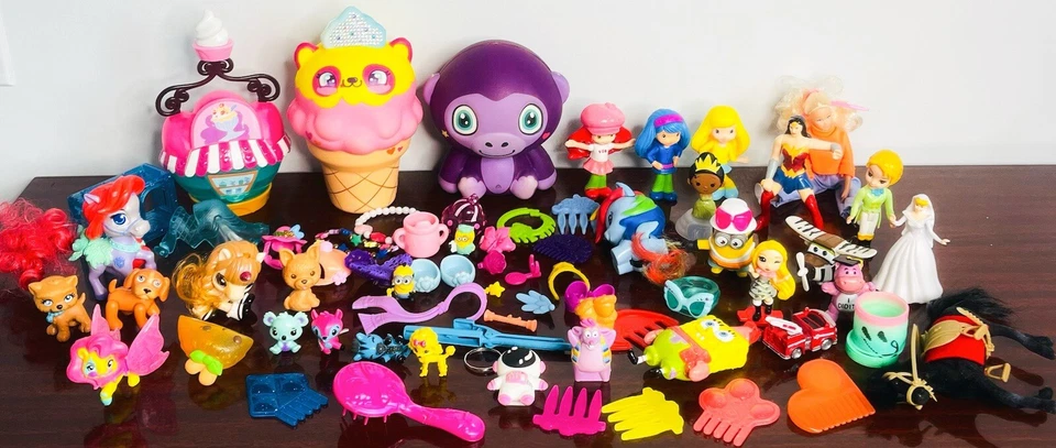 Huge Misc Toy Lot Doll House Figures Animal Squishy Ponies Brushes Accessories - Image 3 of 4