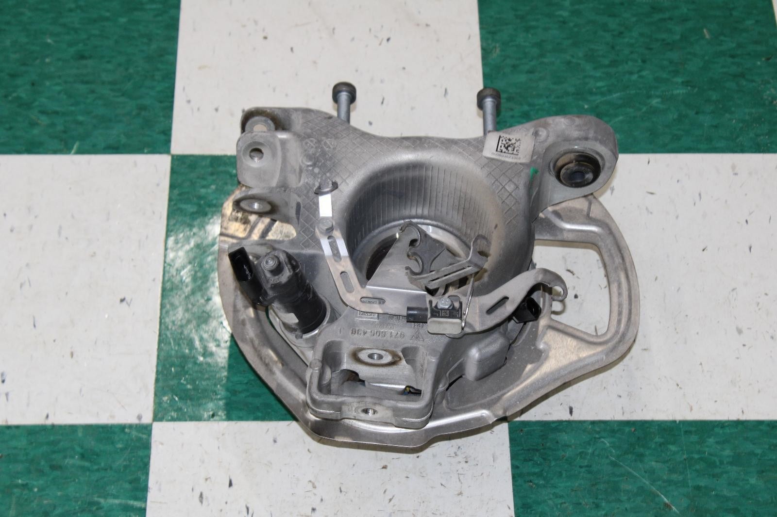 20-23 Continental Rear End Driver Side Left LH LR Spindle Knuckle Hub OEM OE WTY