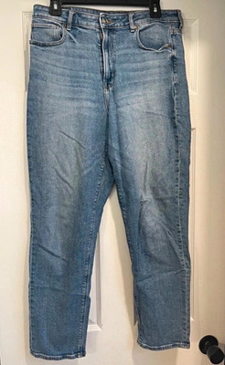 American Eagle Mom Jean Women s Size 10 Light Wash High Rise Stretch Jeans