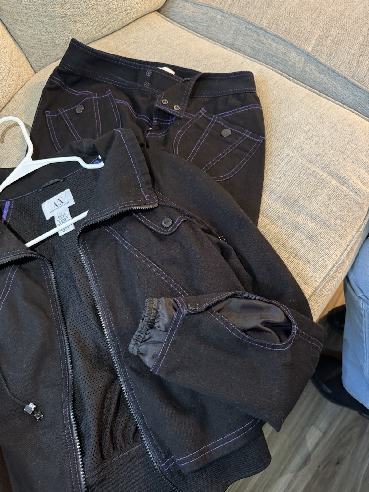 Rare Pre-Owned Armani Exchange Women’s Black Jacket & Pants Set image 4