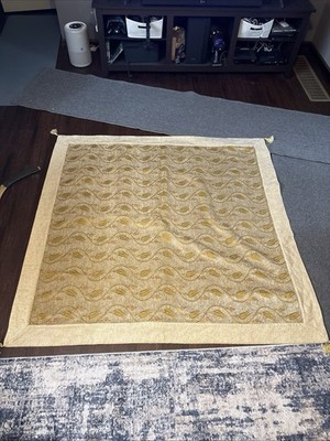 Beautiful Turkish Chenille Area Rug 62x62