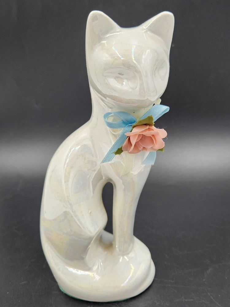 Vintage Ceramic Iridescent/Pearlized Sitting Cat Figurine w/Flower