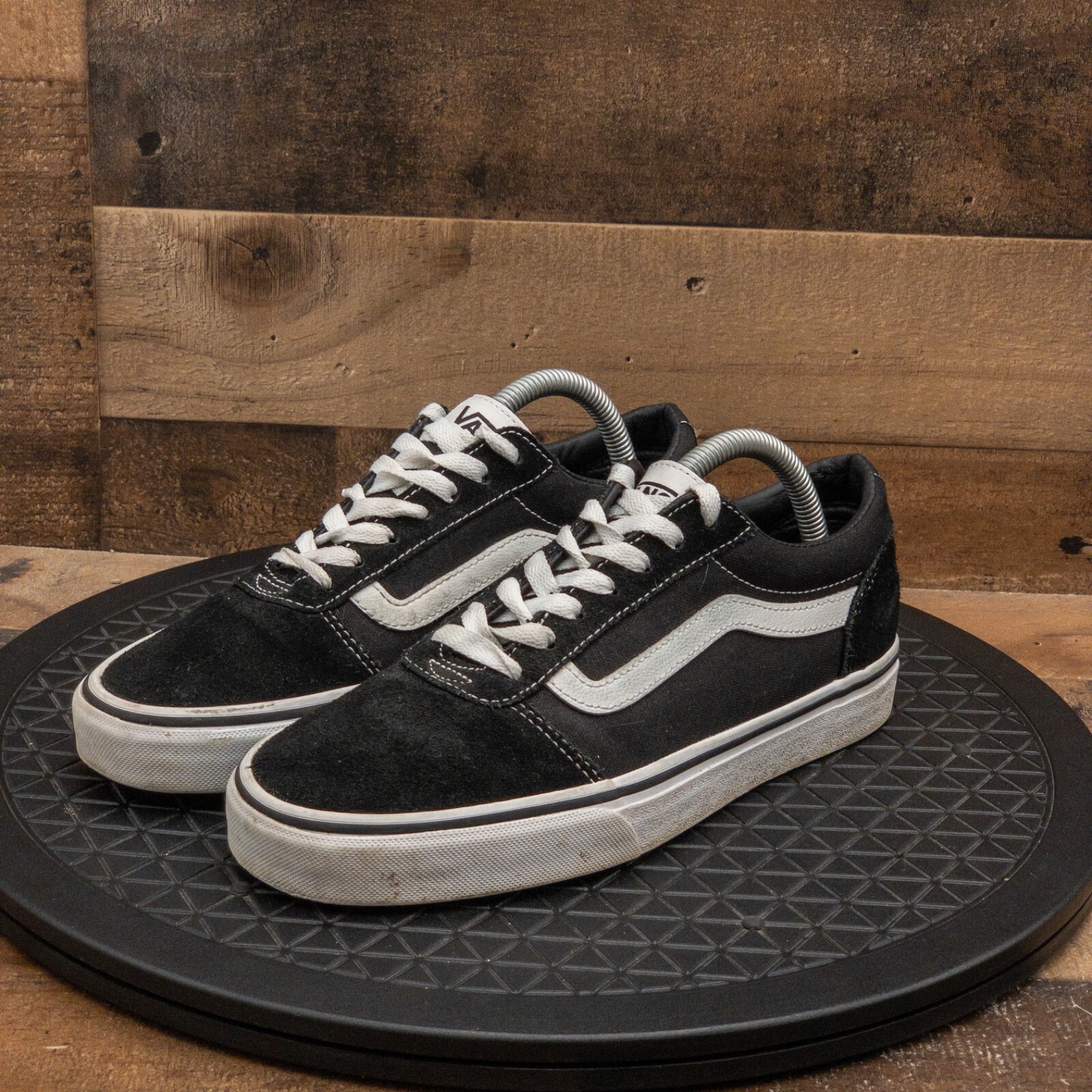VANS OLD SKOOL MENS ATHLETIC SHOES RETRO SKATE SNEAKERS BLACK WHITE 7.5