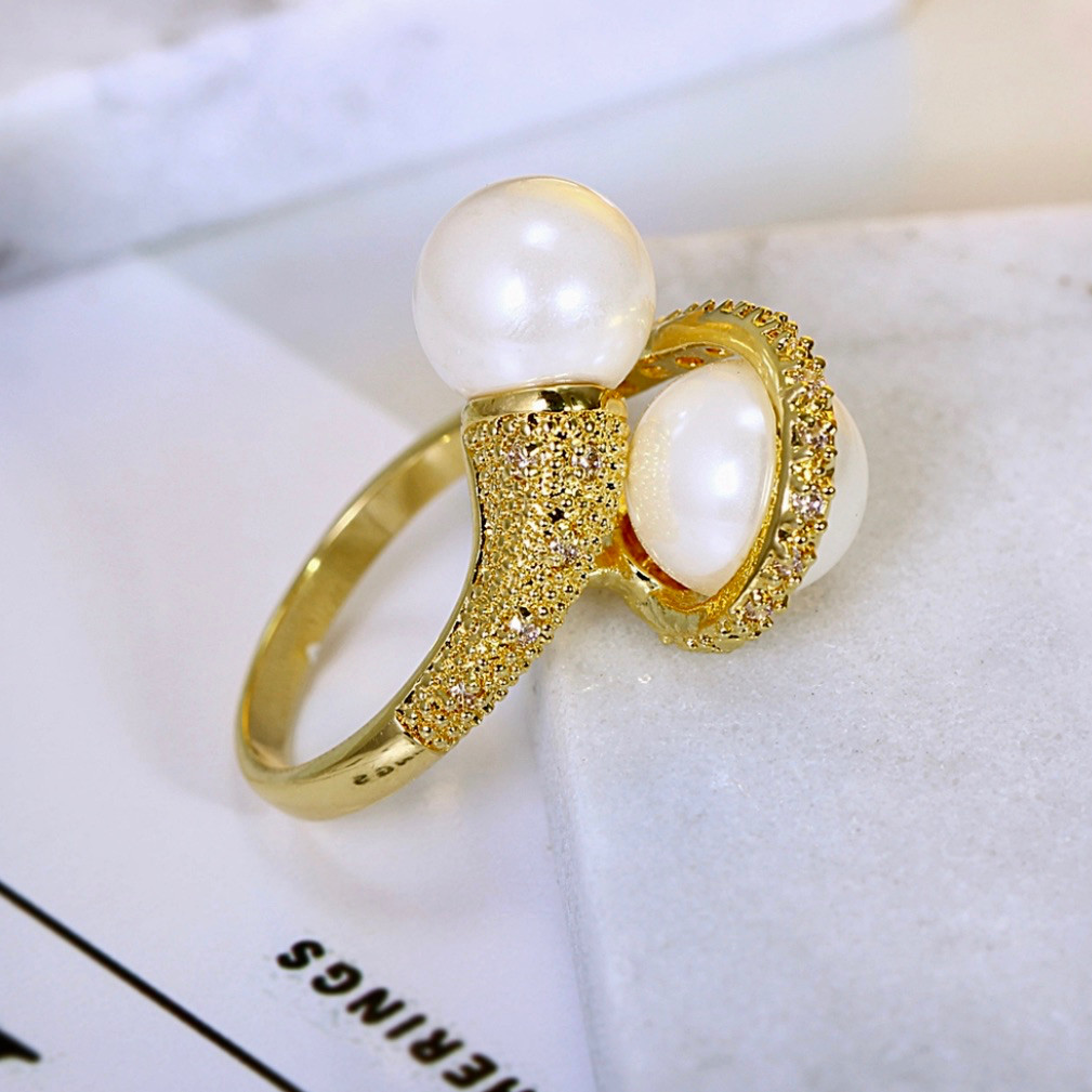 18k Gold Plated FWP Pearl Cocktail Ring made w Swarovski Crystal