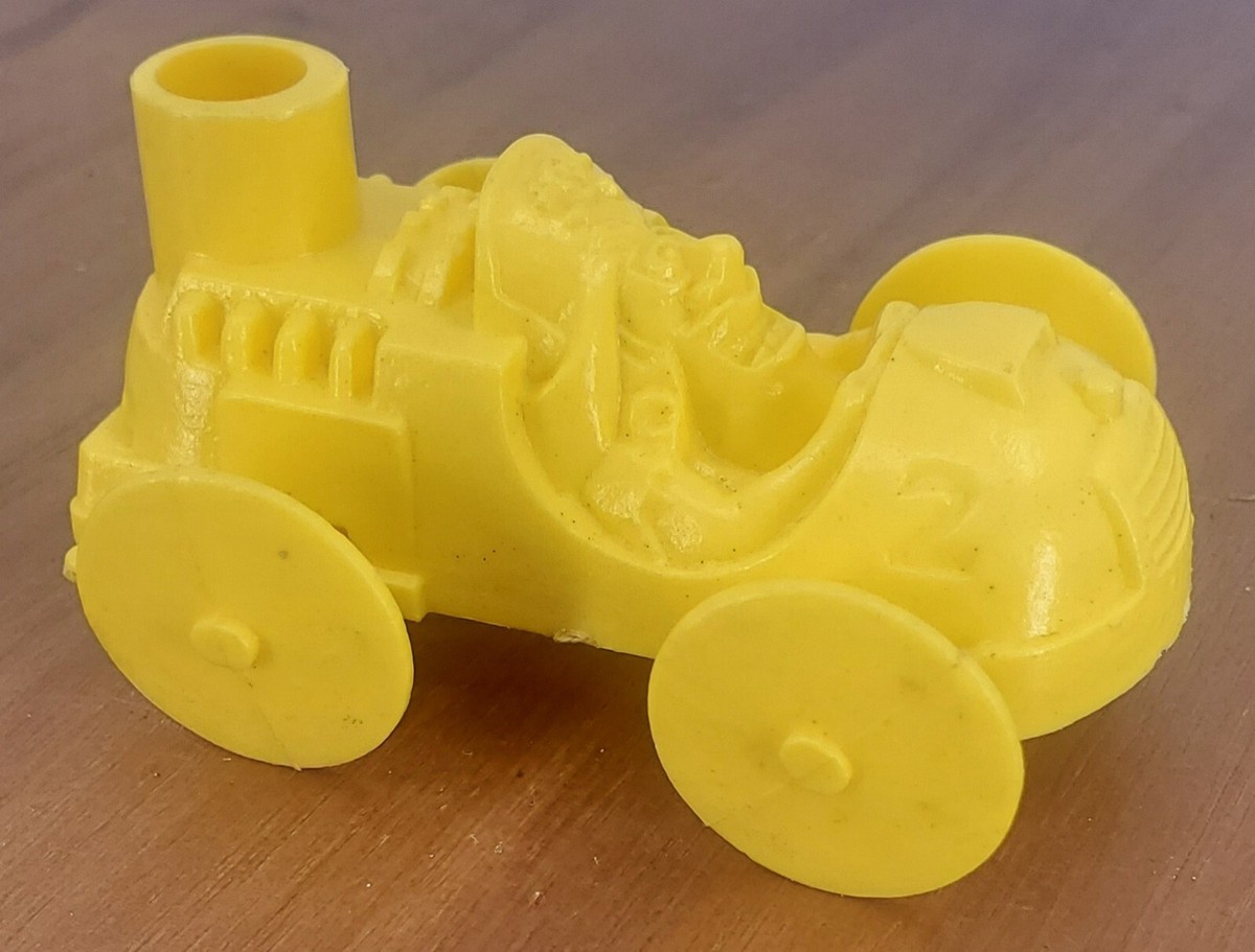 VINTAGE 1970s TOY CAP'N CRUNCH BALLOON CAR - Yellow Cereal Captain