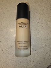 bareMinerals BAREPRO 24HR Matte Liquid Foundation SPF 20