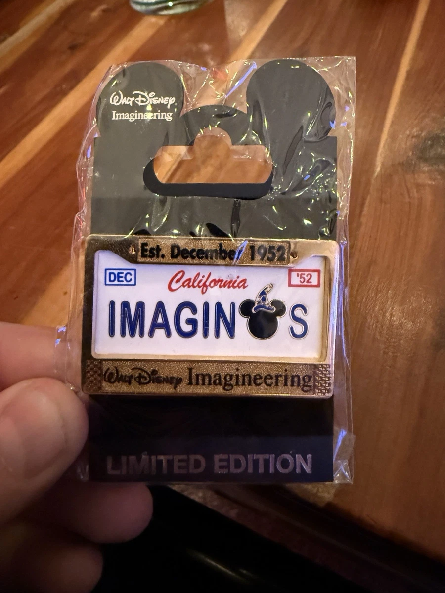 25+ 2006 Disney Cast Member Exclusive Pins, Patches & Buttons