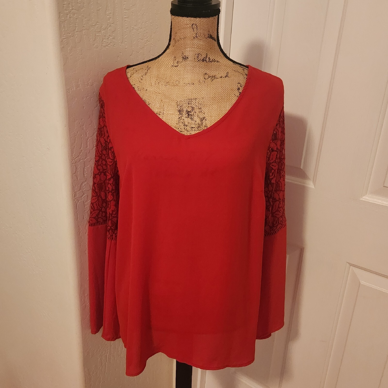 Apt. 9 Women's Size XL Red Long Sleeve V-Neck Top