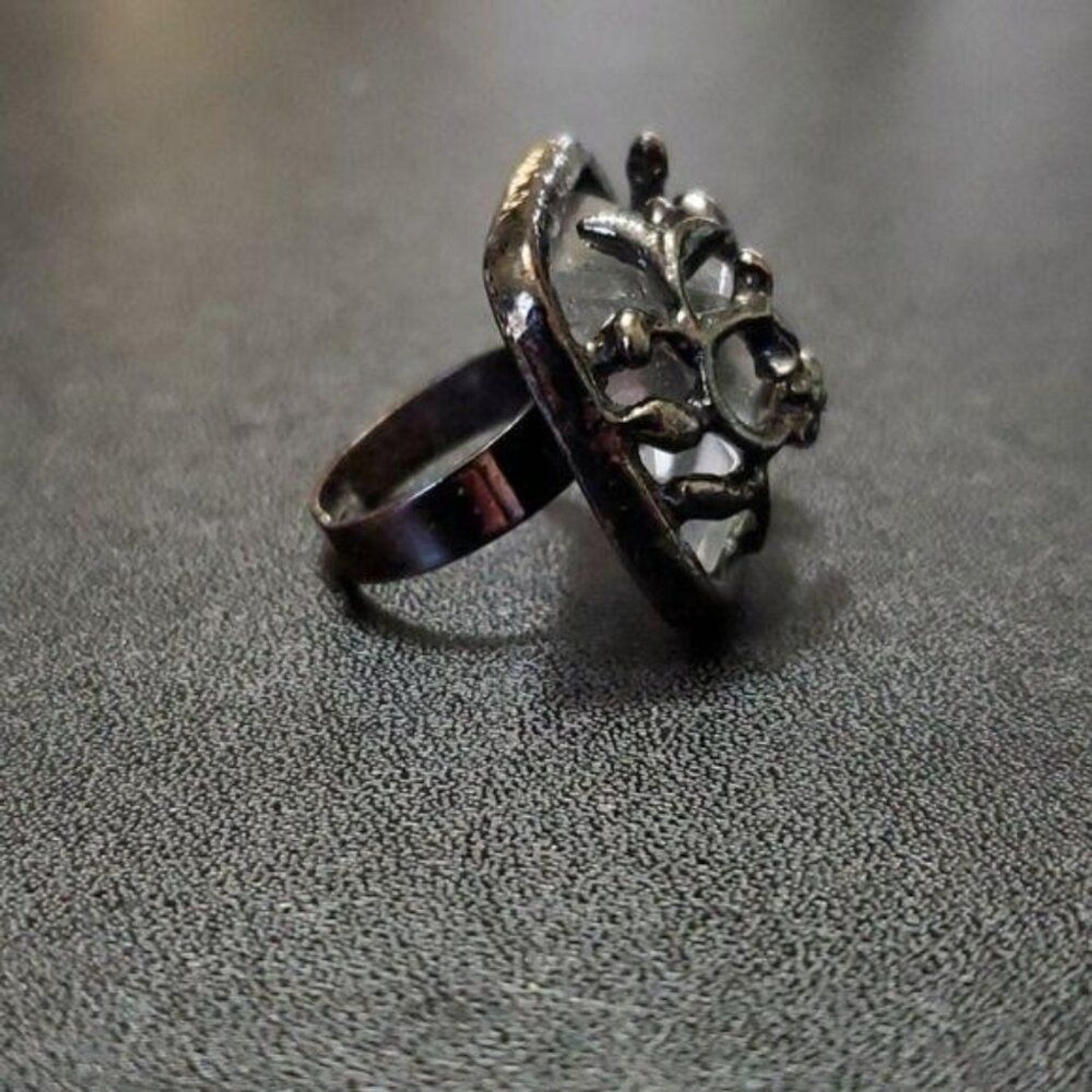 Dark silver tone rhinestone adjustable ring - image 7