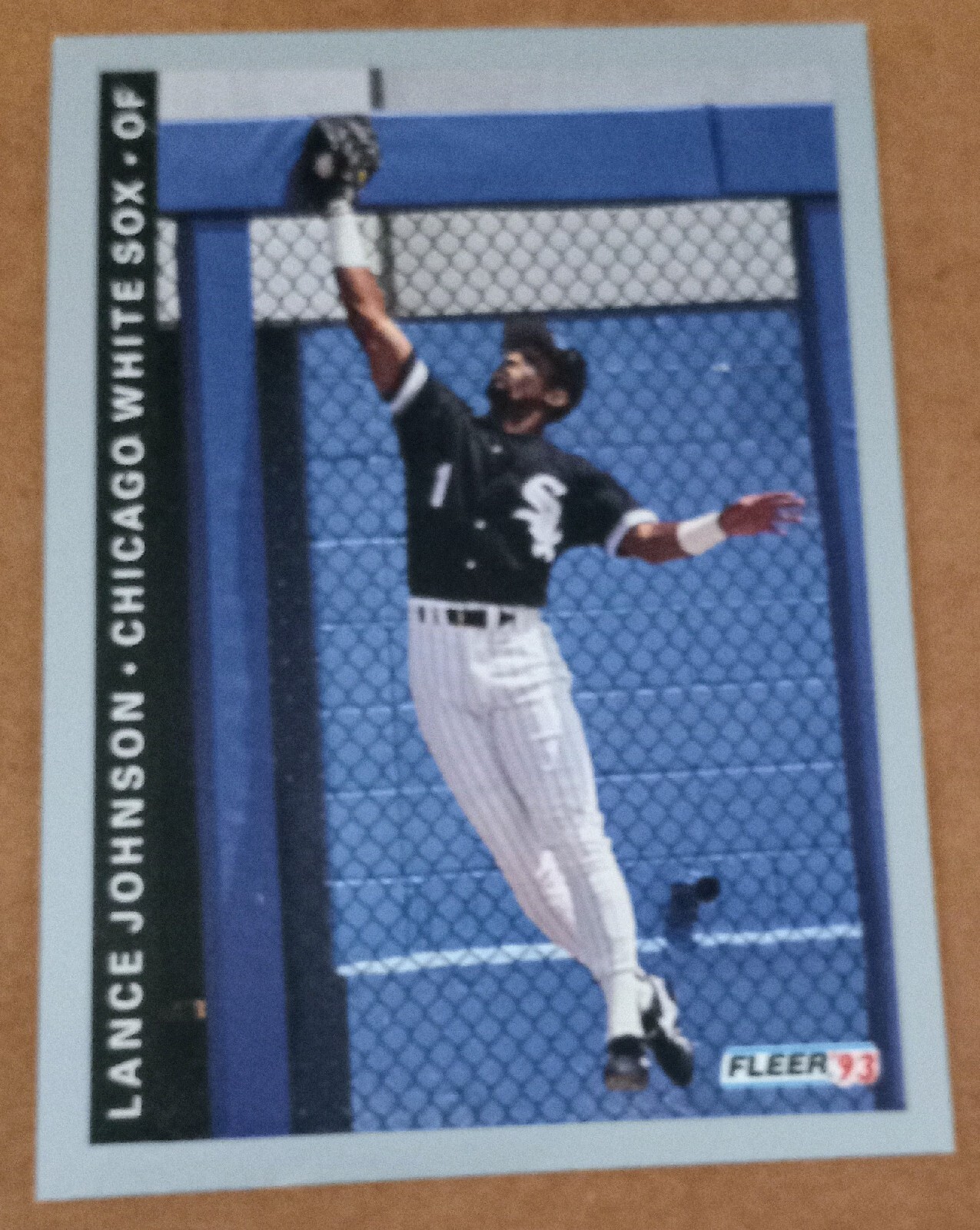1993 Fleer LANCE JOHNSON Baseball Card #204. CHICAGO WHITE SOX. 