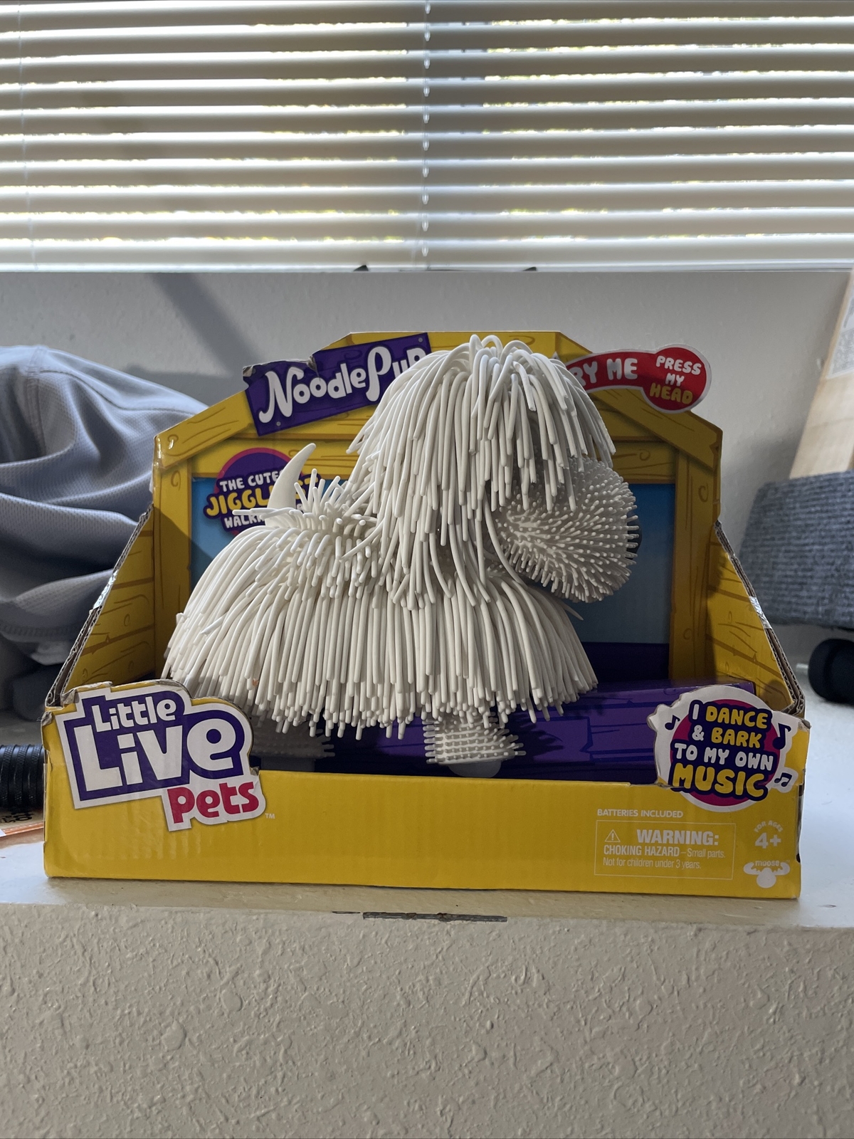 little live pets noodle pup white