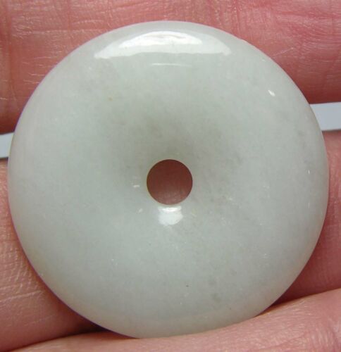#21 100% Natural Untreated 33.20ct Green Jade Donut Shape Pendant 6.60g 26.50mm - Picture 1 of 4